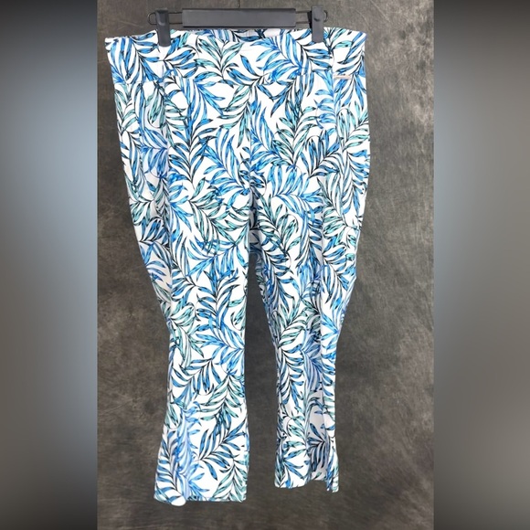 Roz & Ali Pants - Roz & Ali Tropical Cropped Ankle Pants | Size 18 | Blue White Teal Palm Print